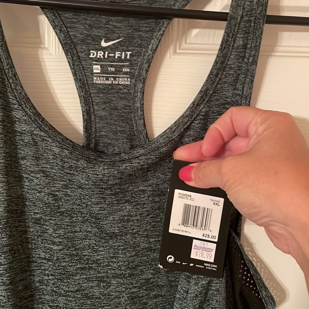 Nike Dri-Fit - Picture 3 of 4